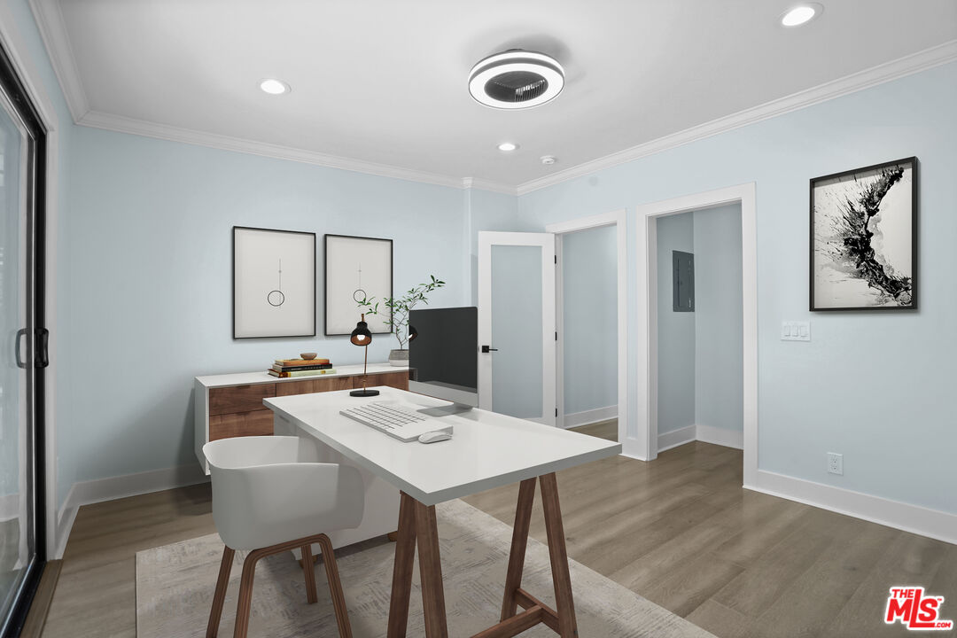 Los Angeles, California, 90068, United States, 3 Bedrooms Bedrooms, ,2 BathroomsBathrooms,Residential,For Sale,1911201