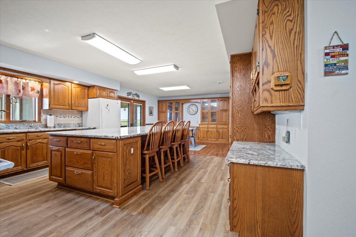 Saunemin, Illinois, 61769, United States, 4 Bedrooms Bedrooms, ,4 BathroomsBathrooms,Residential,For Sale,1958383