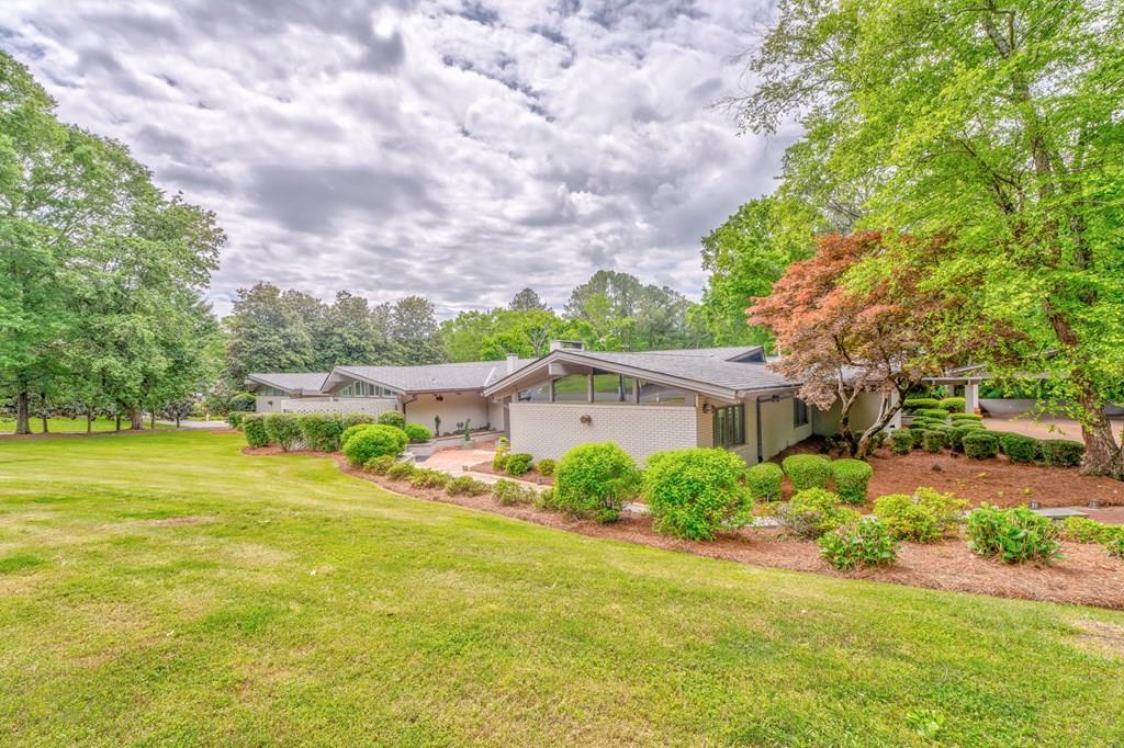 DALTON, Georgia, 30720, United States, 4 Bedrooms Bedrooms, ,5 BathroomsBathrooms,Residential,For Sale,1804321