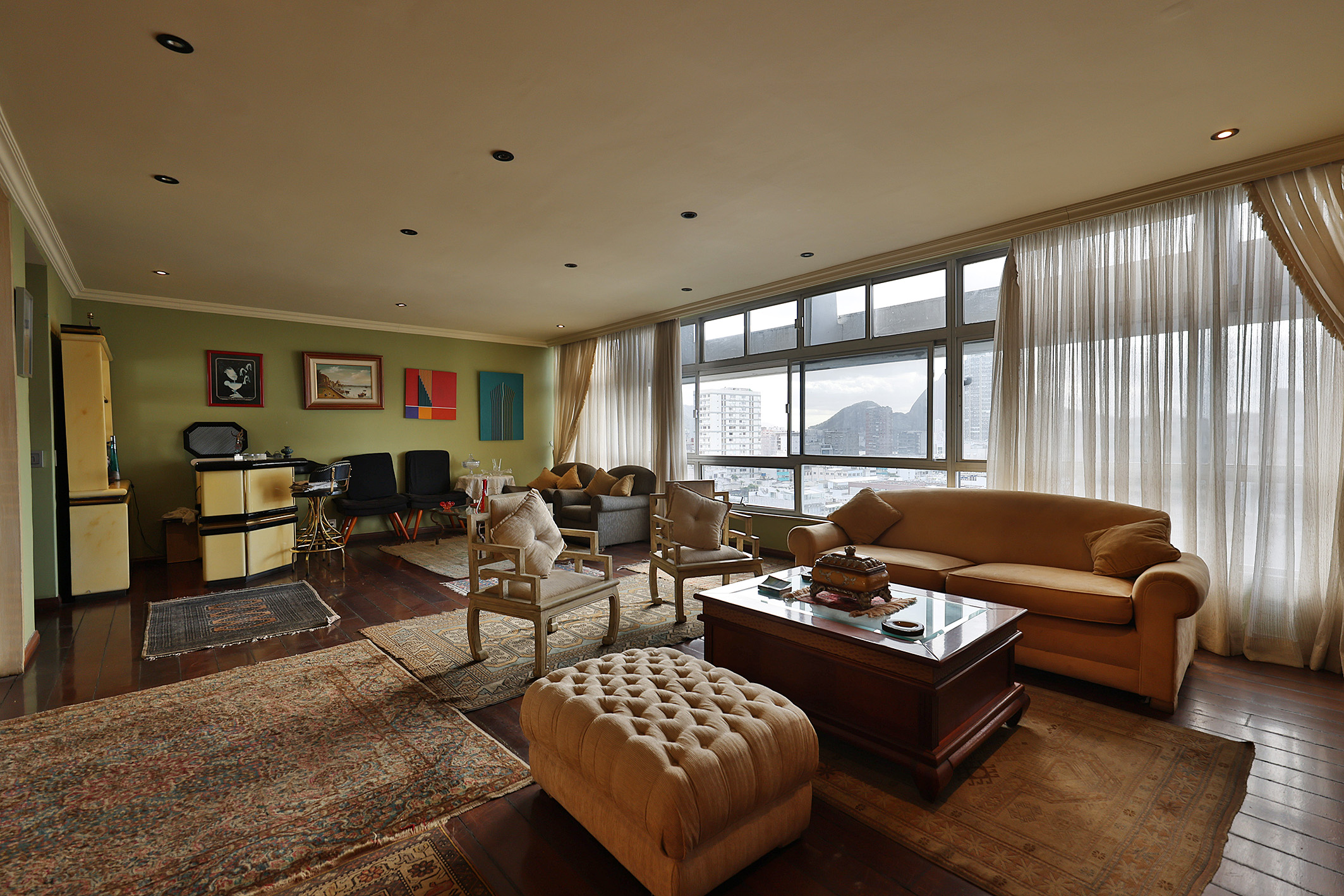  150 sqm apartment with side ocean views on Leblon’s beach block - 物件實景