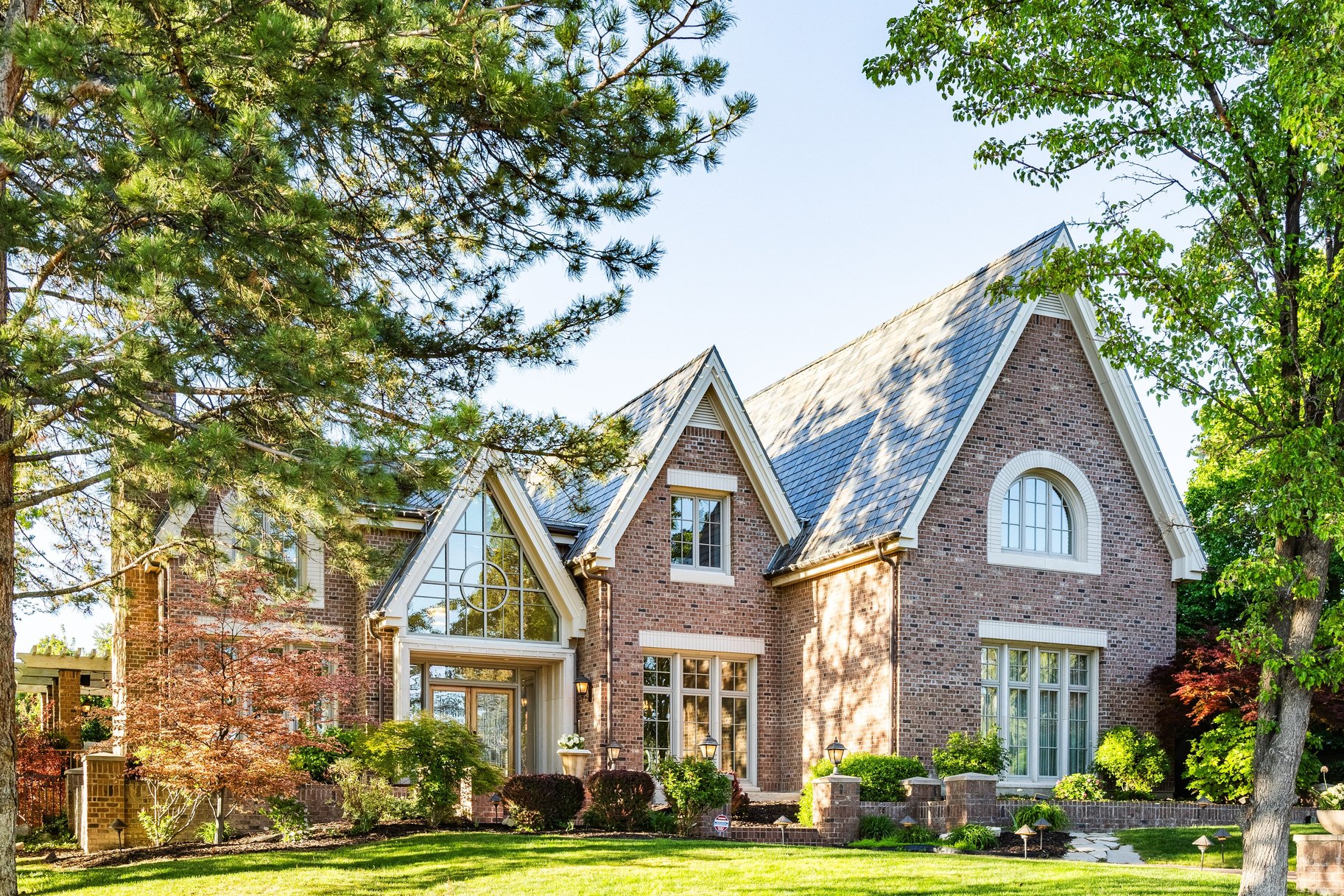  Stunning Custom Build on Millcreek Way - 物件實景