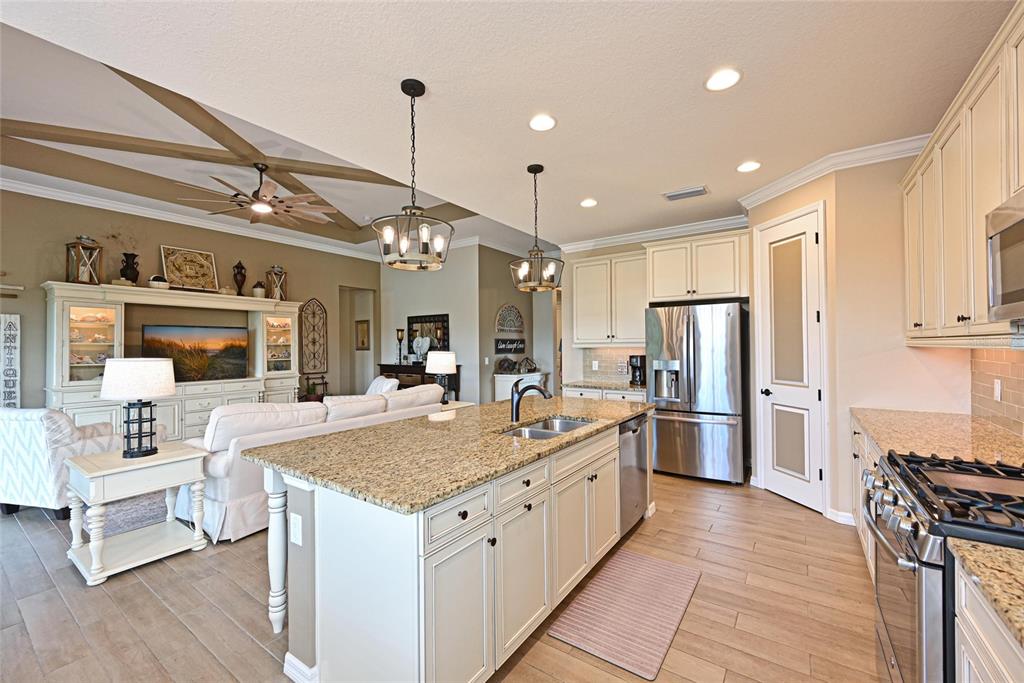 Bradenton, Florida, 34212, United States, 2 Bedrooms Bedrooms, ,2 BathroomsBathrooms,Residential,For Sale,1948137
