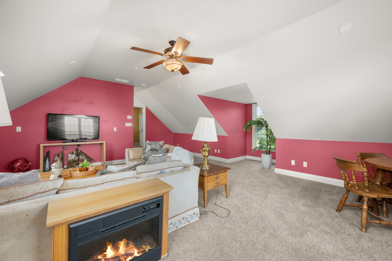 Sycamore, Illinois, 60178, United States, 5 Bedrooms Bedrooms, ,3 BathroomsBathrooms,Residential,For Sale,1904225