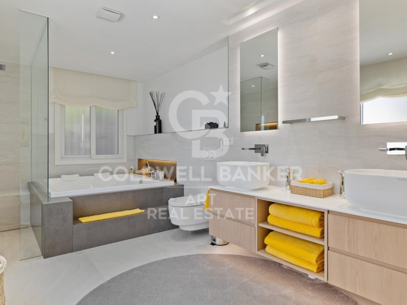 Marbella, Andalusia, ES, 6 Bedrooms Bedrooms, ,6 BathroomsBathrooms,Residential,For Sale,1728671