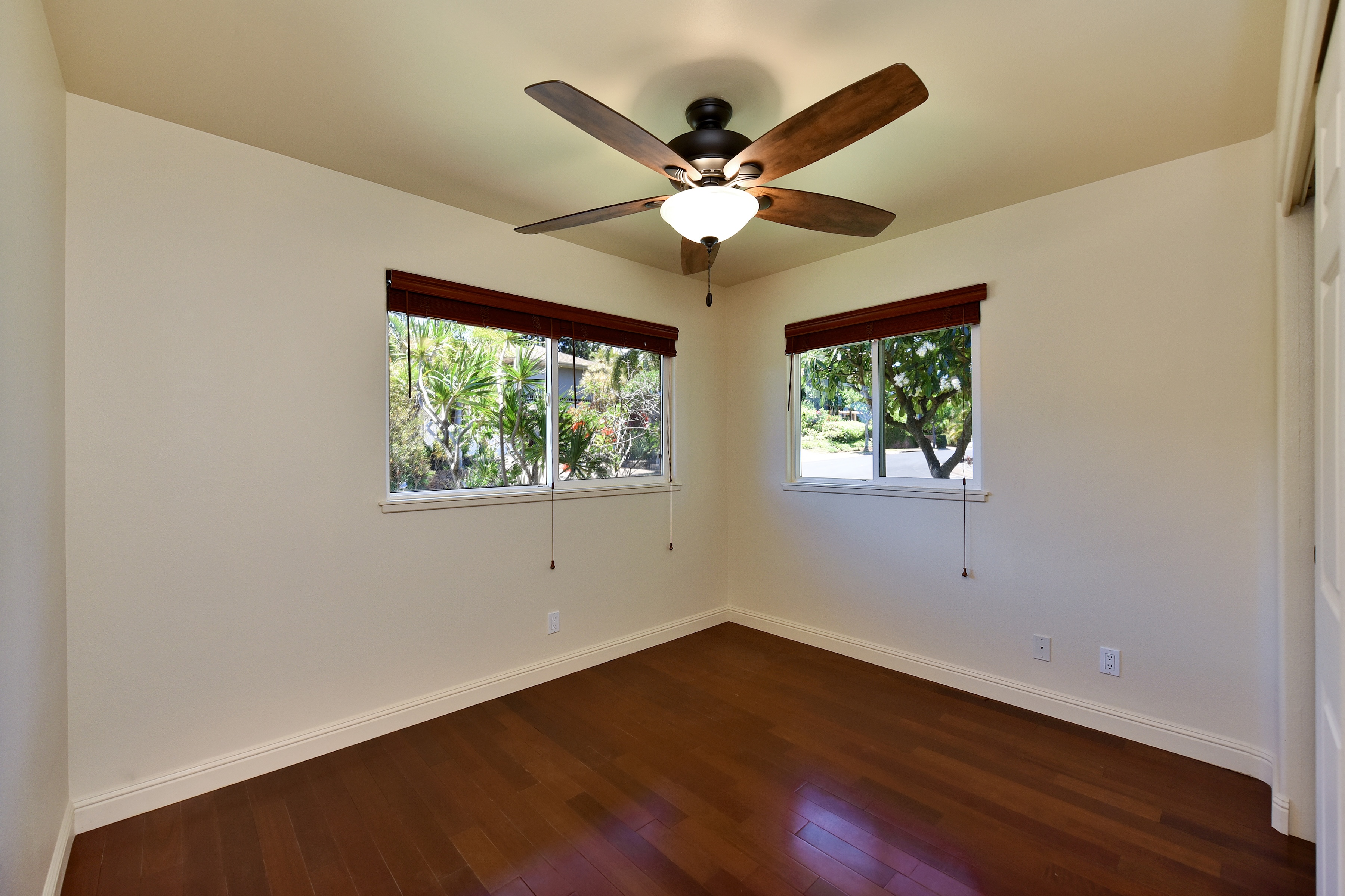  Updated two-story home featuring ocean and island views - 物件實景