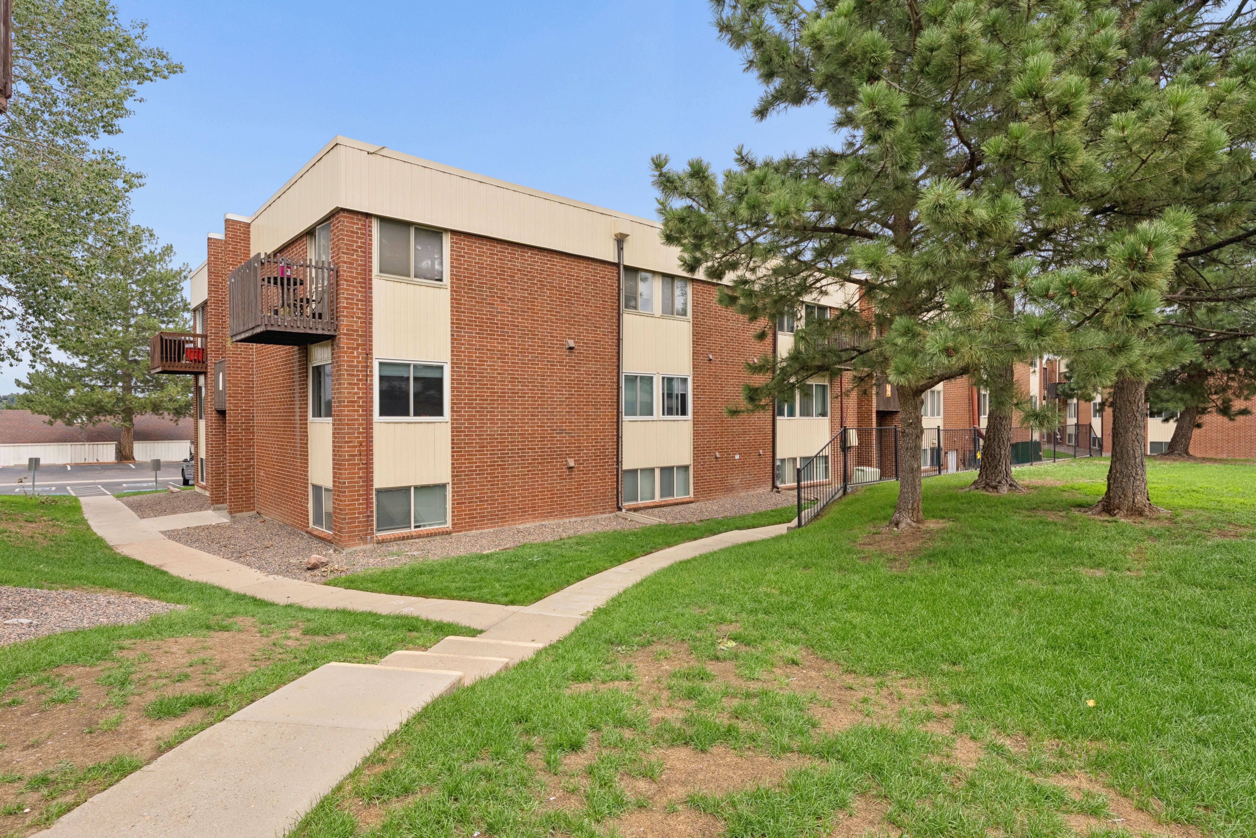  Fresh, Fully Remodeled & Move-In Ready - 物件實景
