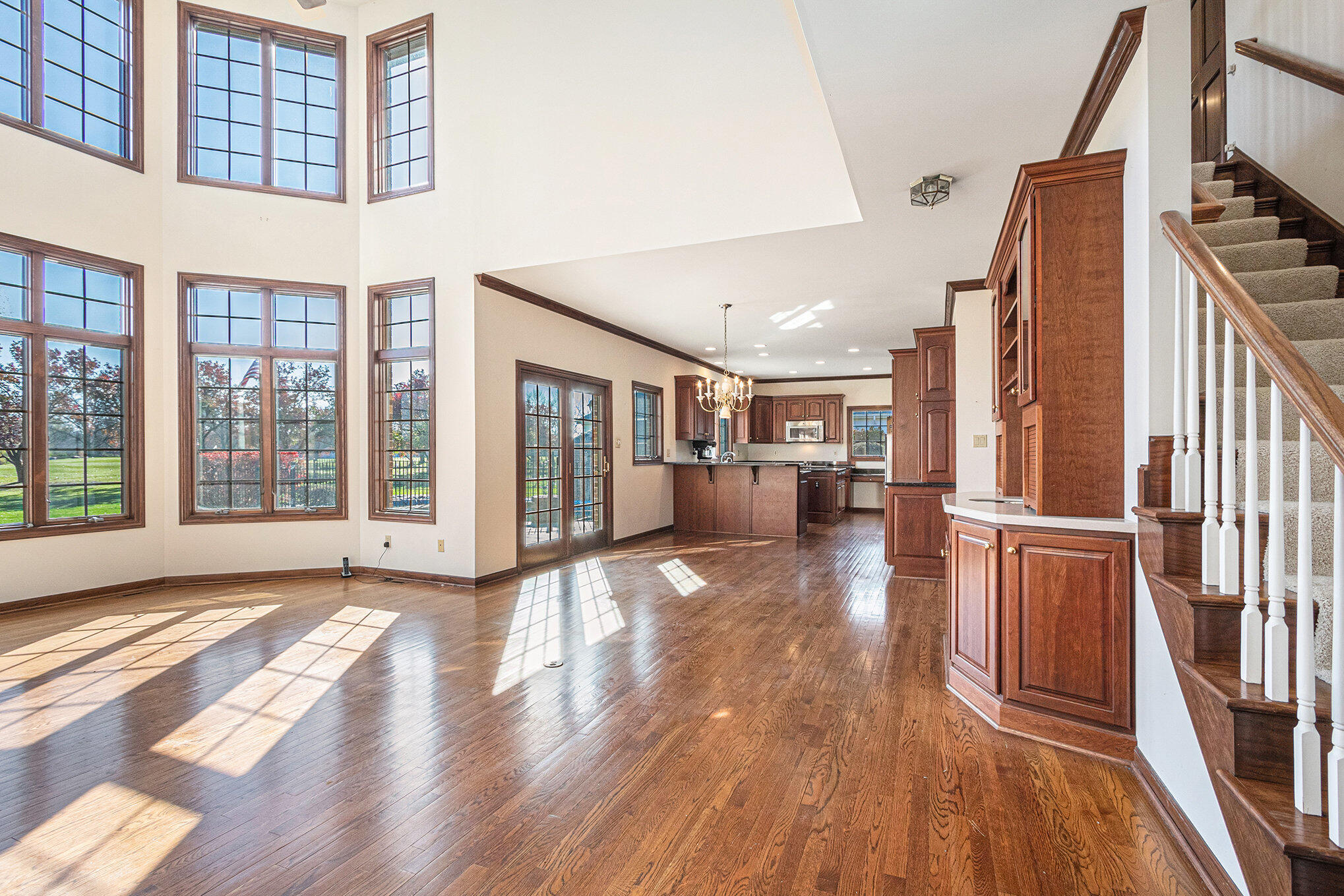 Dyer, Indiana, 46311, United States, 5 Bedrooms Bedrooms, ,5 BathroomsBathrooms,Residential,For Sale,2001175