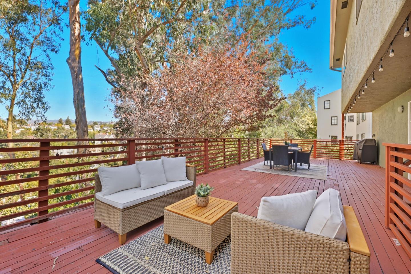 Oakland, California, 94610, United States, 4 Bedrooms Bedrooms, ,4 BathroomsBathrooms,Residential,For Sale,1987505