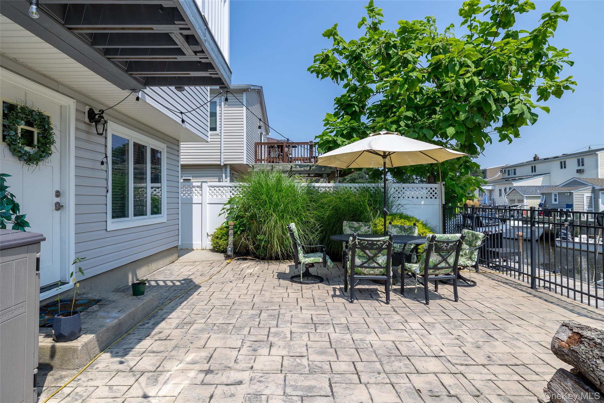 Babylon, New York, 11702, United States, 3 Bedrooms Bedrooms, ,2 BathroomsBathrooms,Residential,For Sale,1930395