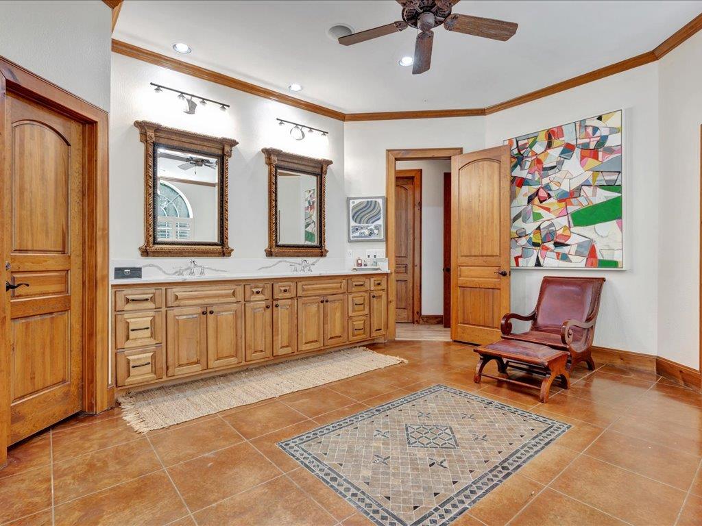 Lufkin, Texas, 75901, United States, 4 Bedrooms Bedrooms, ,5 BathroomsBathrooms,Residential,For Sale,1979665