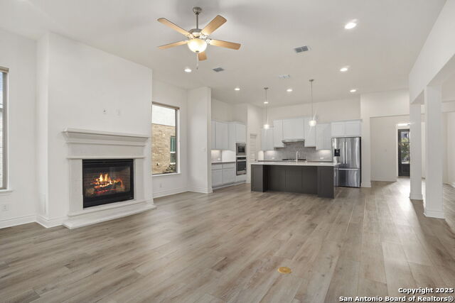 Boerne, Texas, 78006, United States, 4 Bedrooms Bedrooms, ,3 BathroomsBathrooms,Residential,For Sale,1848970