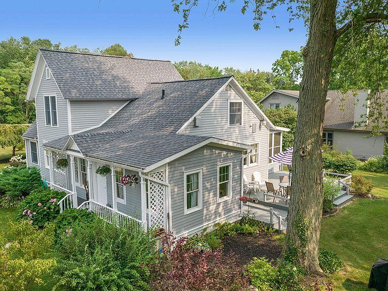 South Haven, Michigan, 49090, United States, 4 Bedrooms Bedrooms, ,3 BathroomsBathrooms,Residential,For Sale,1937505