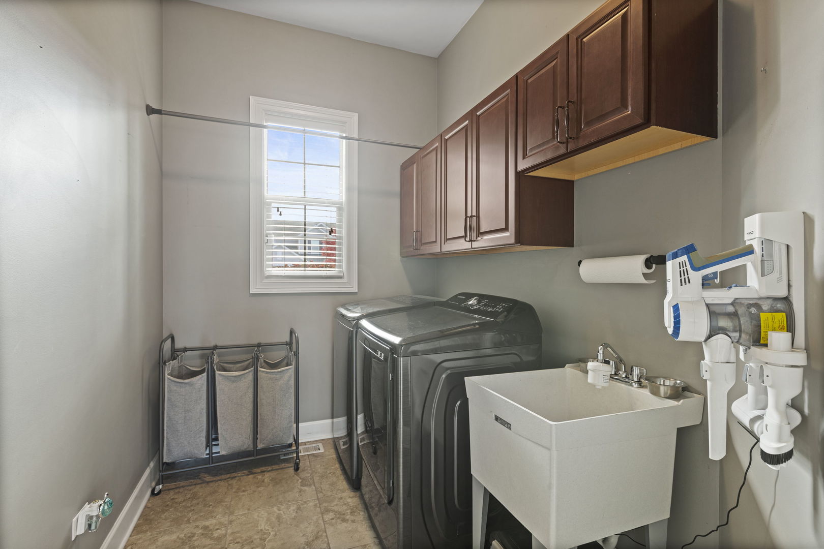 Plainfield, Illinois, 60586, United States, 4 Bedrooms Bedrooms, ,4 BathroomsBathrooms,Residential,For Sale,1989216