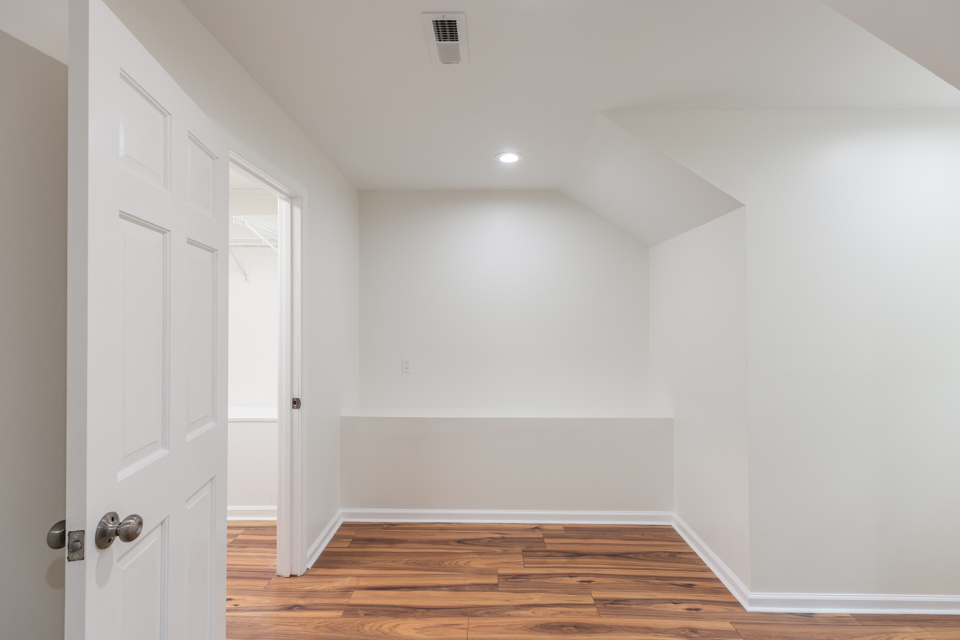  2129 Black Oak Drive - 物件實景