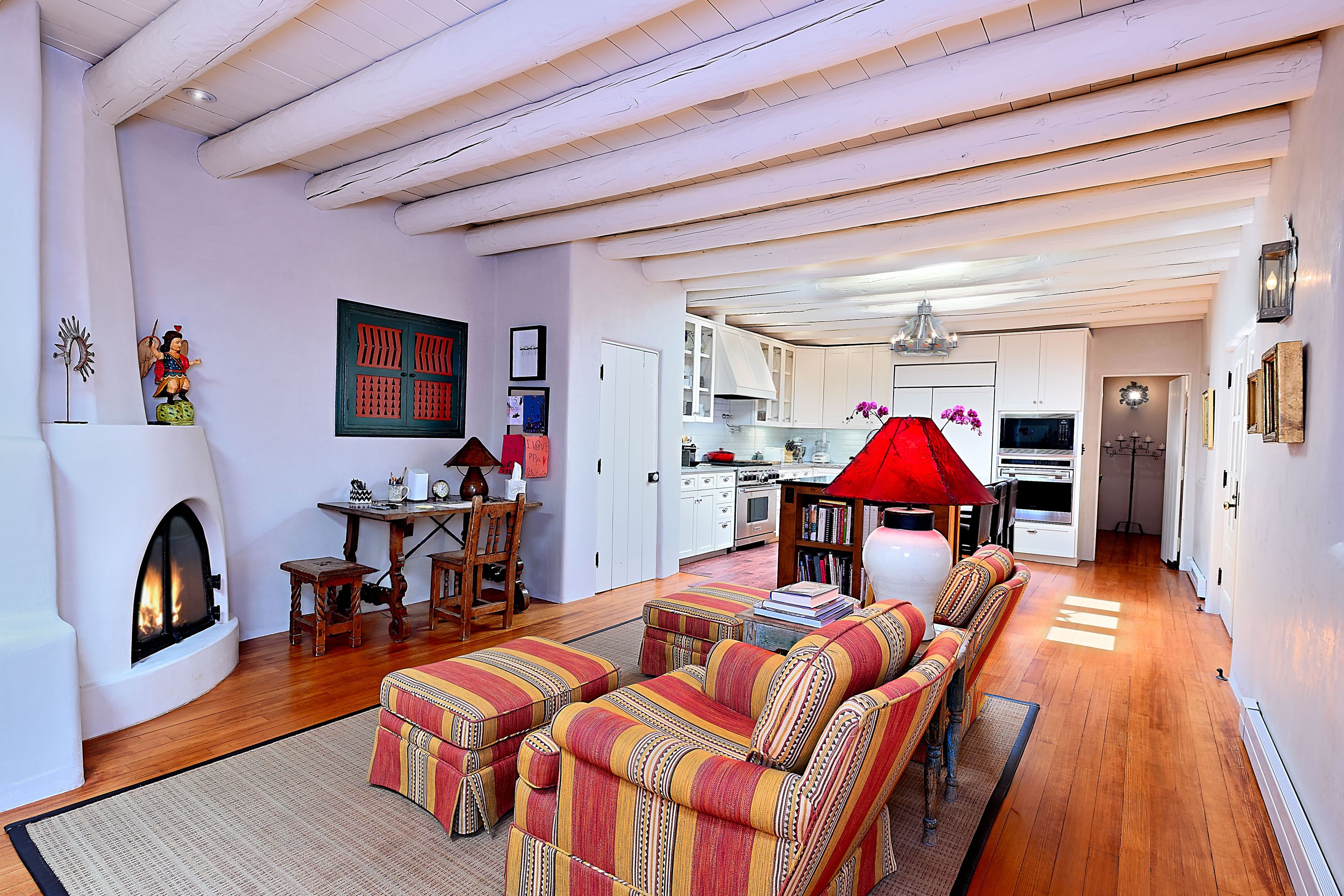  311 Bishops Lodge Road - 物件實景