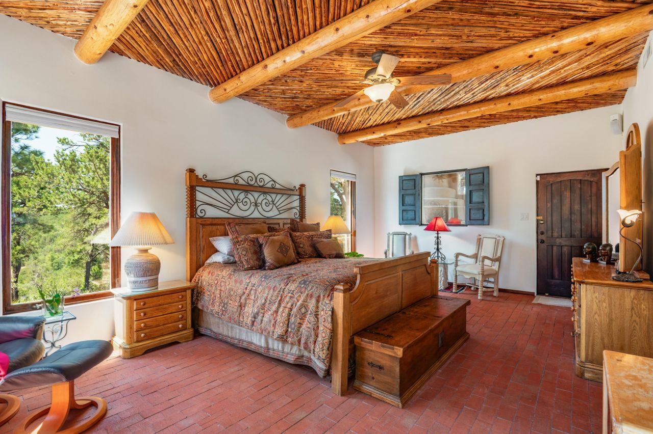Tijeras, New Mexico, 87059, United States, 4 Bedrooms Bedrooms, ,2 BathroomsBathrooms,Residential,For Sale,1940446