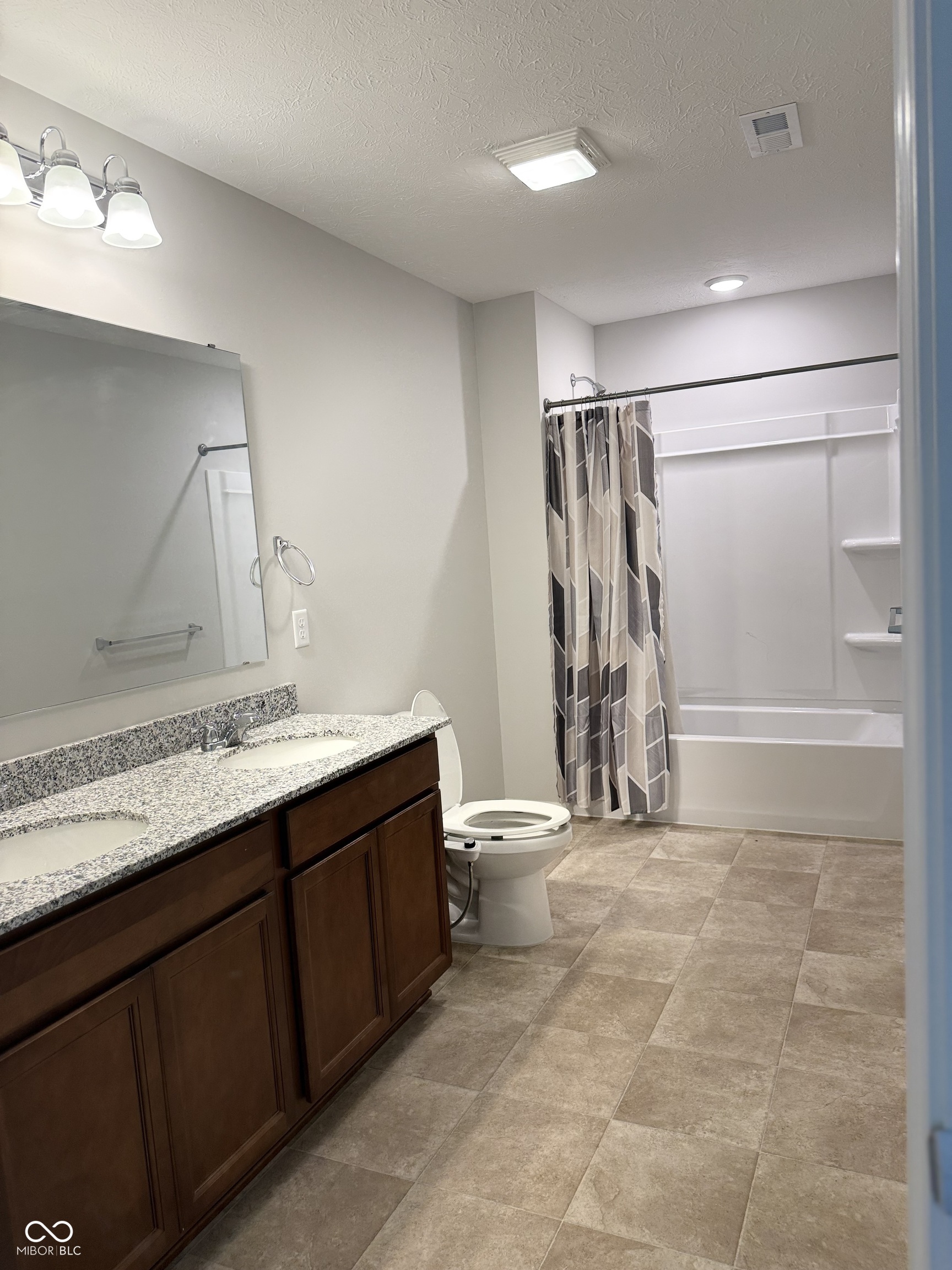 Avon, Indiana, 46123, United States, 5 Bedrooms Bedrooms, ,3 BathroomsBathrooms,Residential,For Sale,1920790