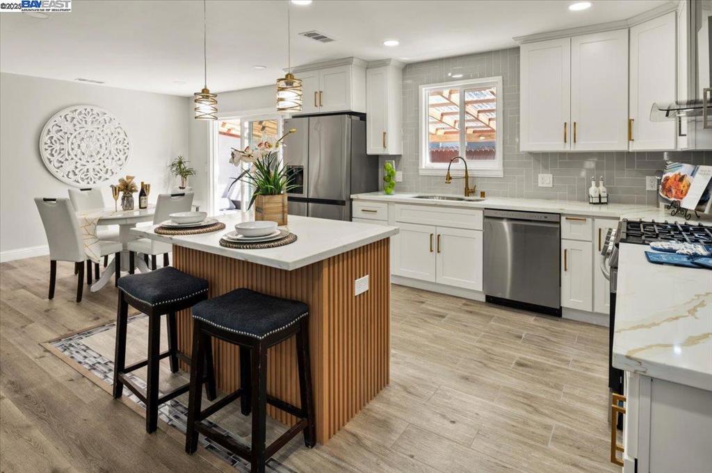 Livermore, California, 94551, United States, 3 Bedrooms Bedrooms, ,2 BathroomsBathrooms,Residential,For Sale,1986082