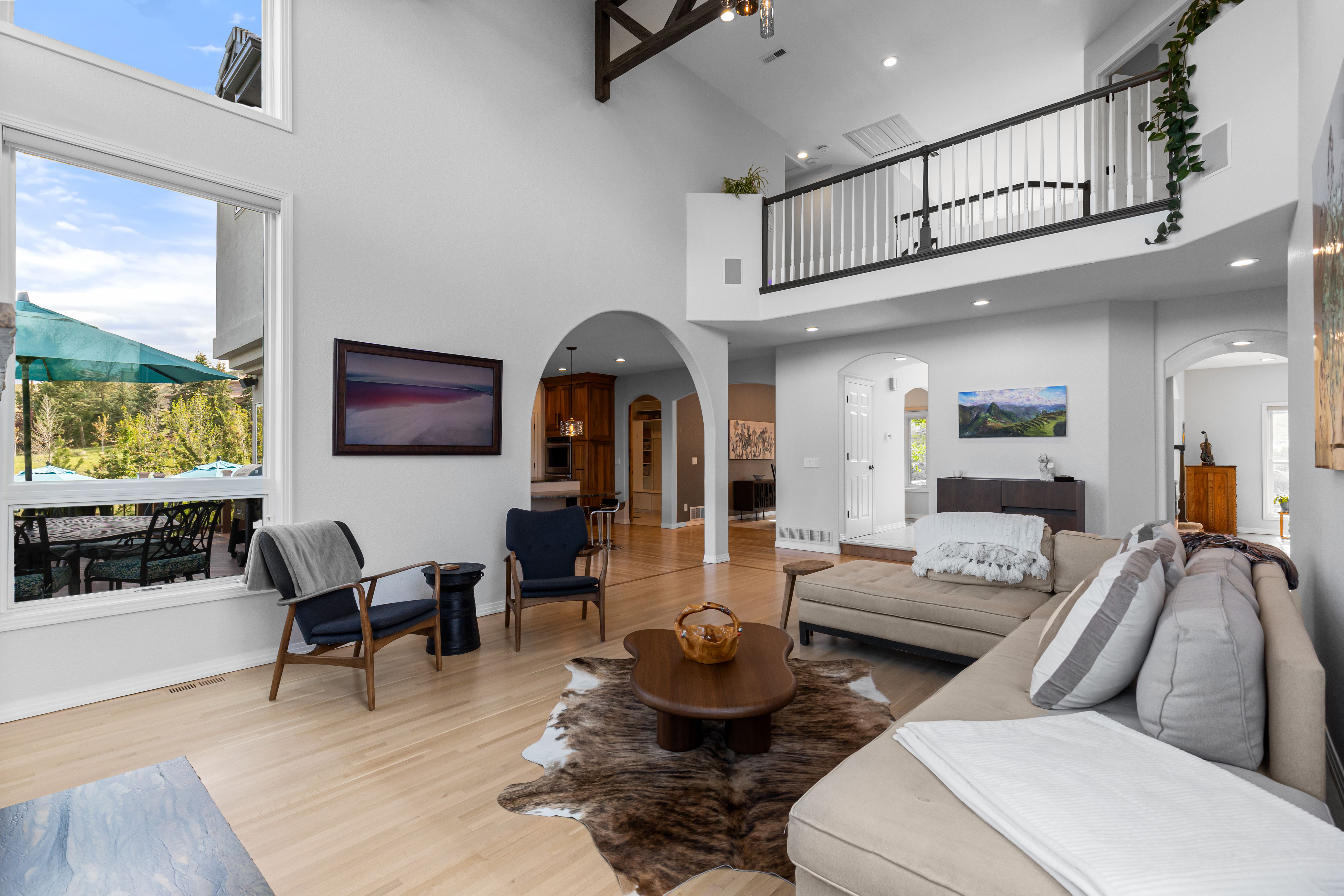  Stunning two-story walkout on a rare usable ¾-acre lot - 物件實景