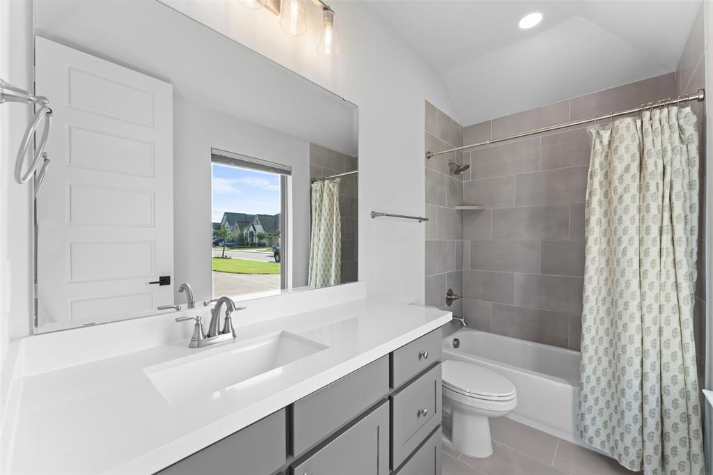 Midlothian, Texas, 76065, United States, 4 Bedrooms Bedrooms, ,5 BathroomsBathrooms,Residential,For Sale,2048085
