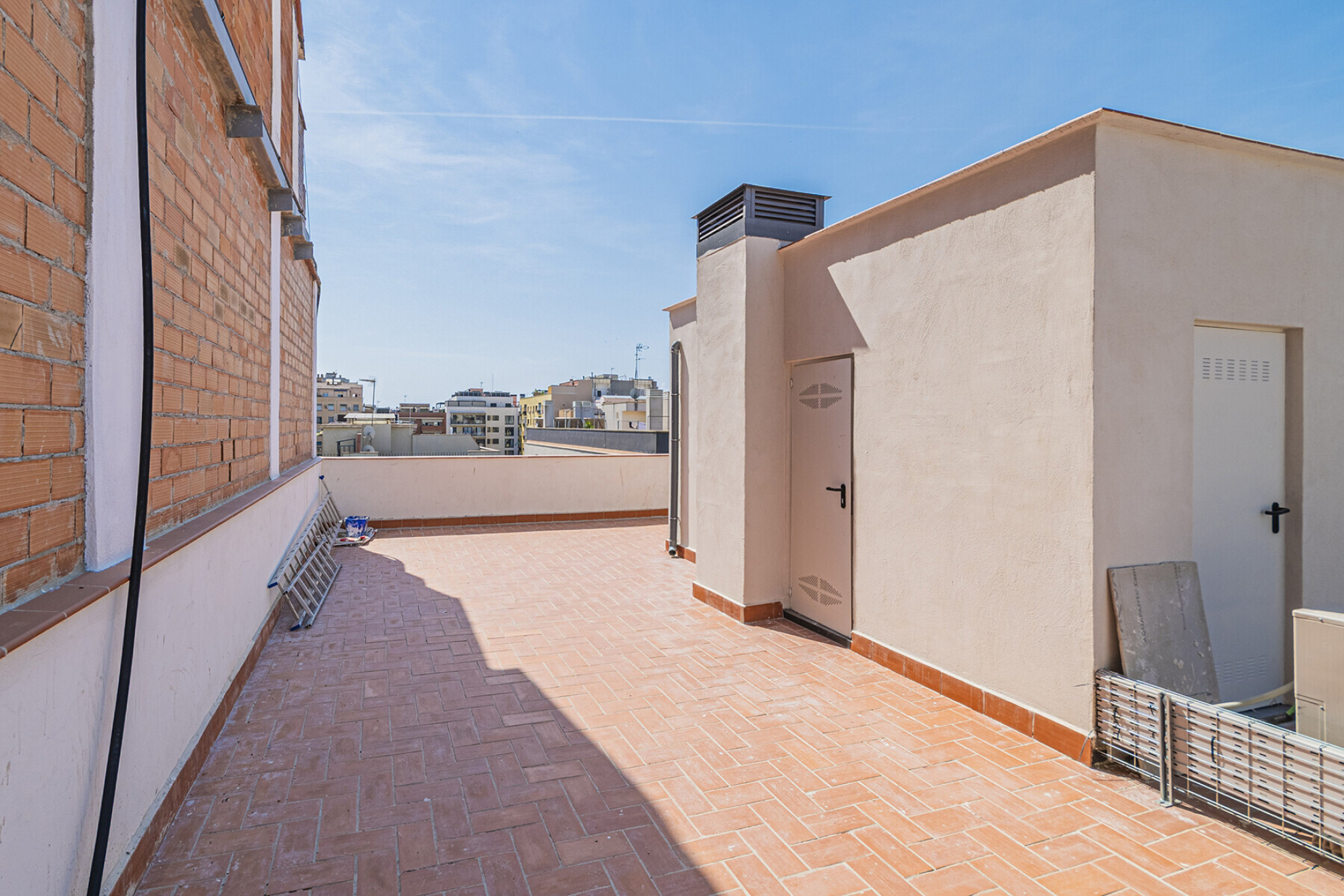  Newly constructed duplex penthouse near the beach - 物件實景