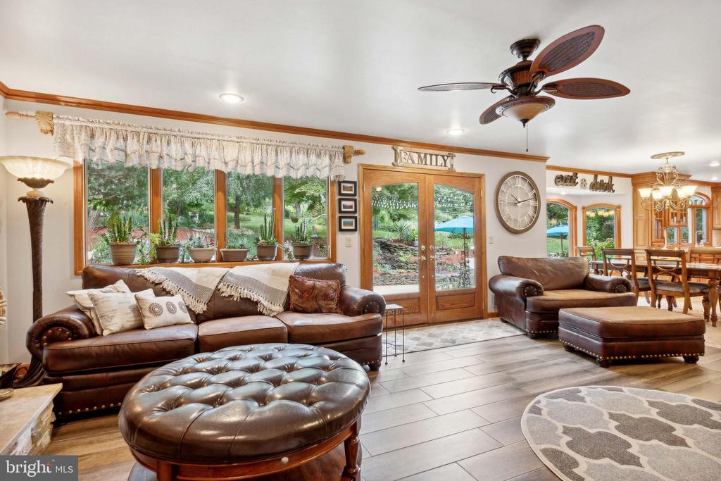 Colts Neck, New Jersey, 07722, United States, 4 Bedrooms Bedrooms, ,4 BathroomsBathrooms,Residential,For Sale,1792181