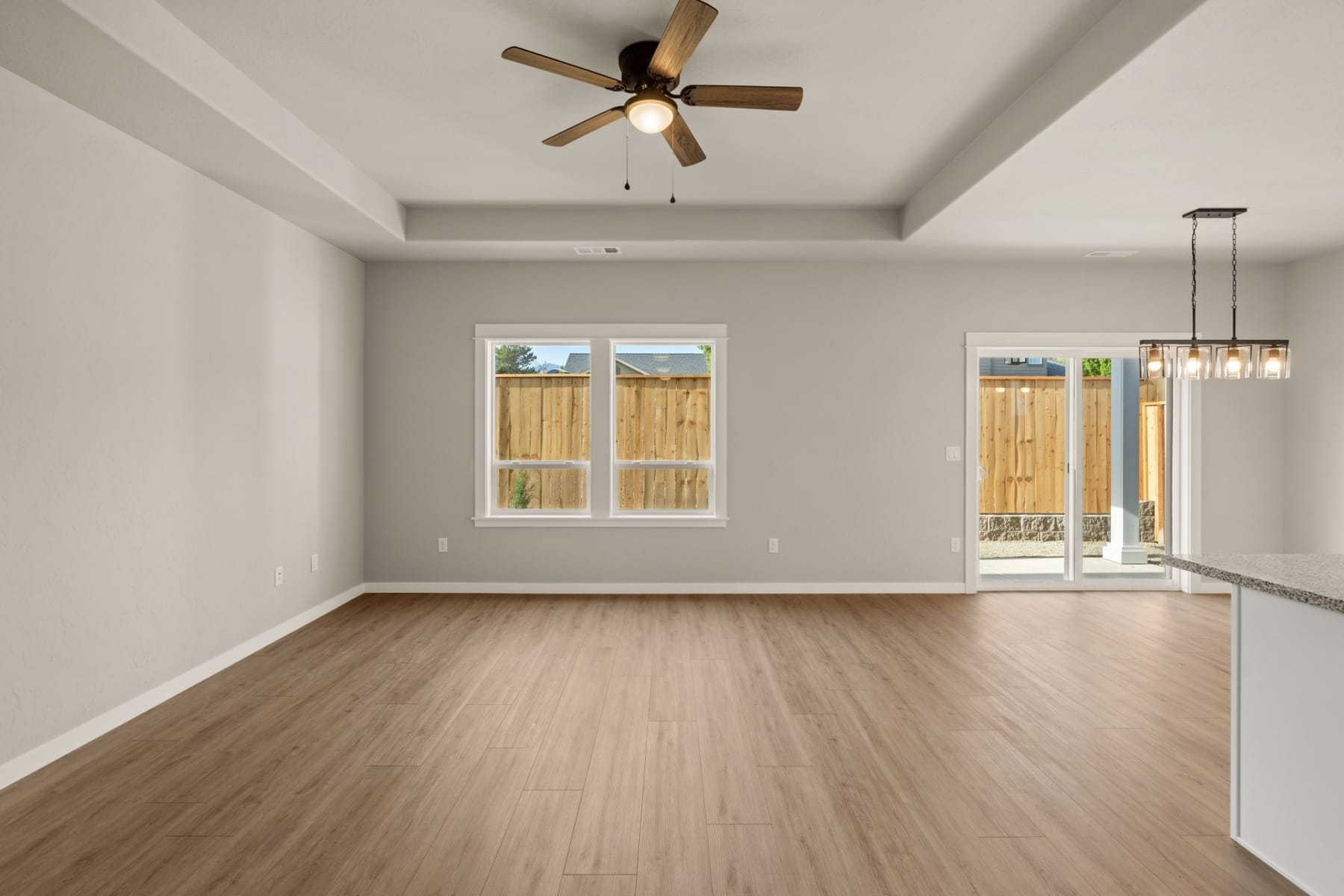  2217 Piazza Drive Medford, OR 97501 - 物件實景