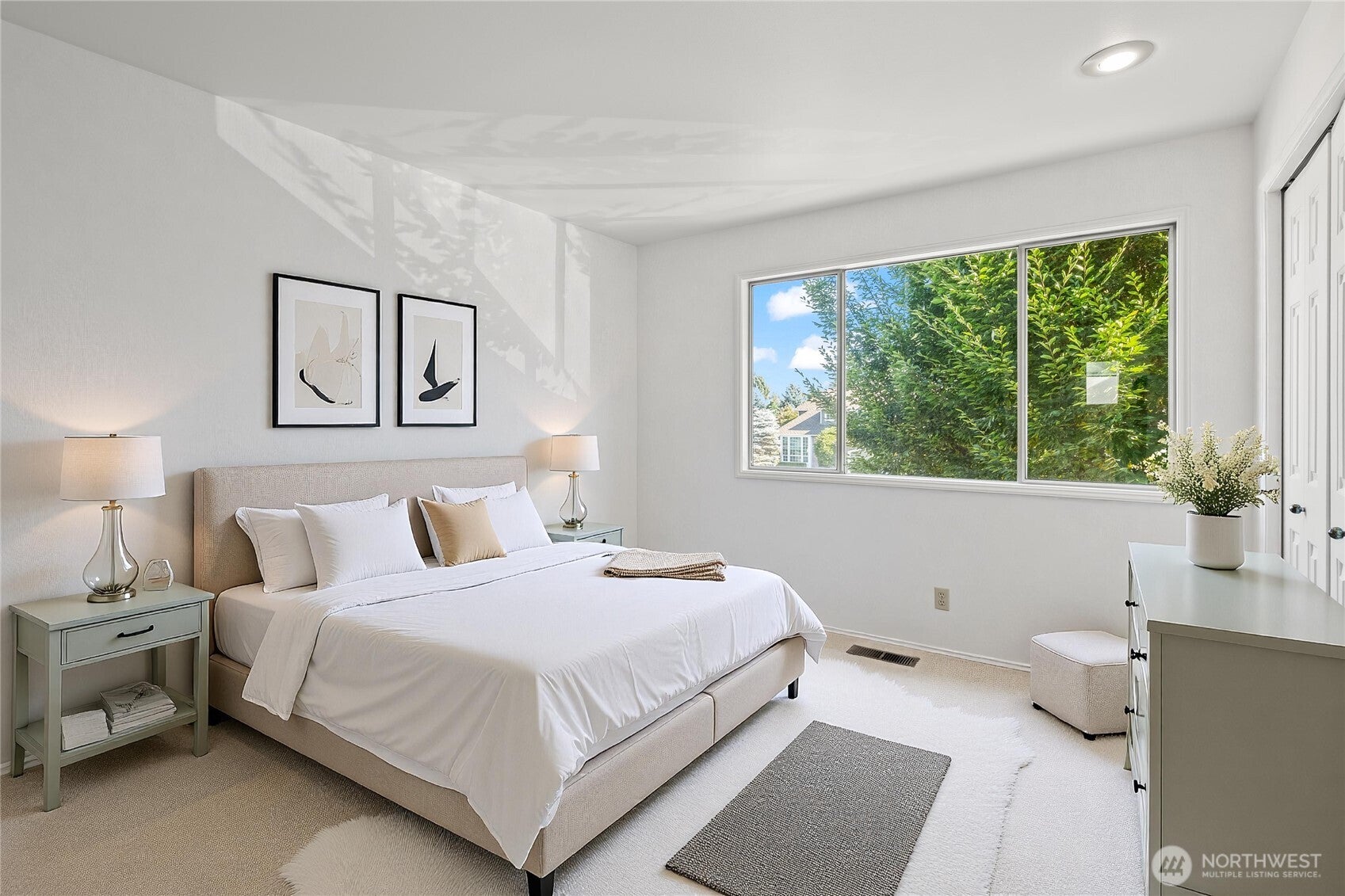 Sammamish, Washington, 98029, United States, 4 Bedrooms Bedrooms, ,3 BathroomsBathrooms,Residential,For Sale,1984048