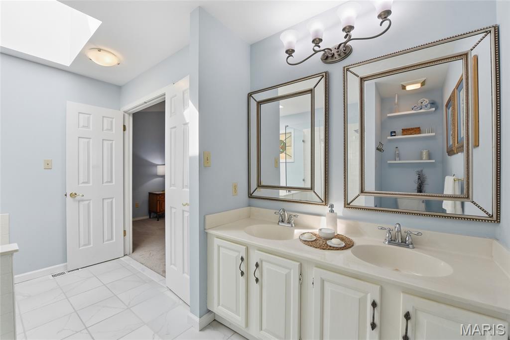 Wildwood, Missouri, 63005, United States, 4 Bedrooms Bedrooms, ,3 BathroomsBathrooms,Residential,For Sale,1965687