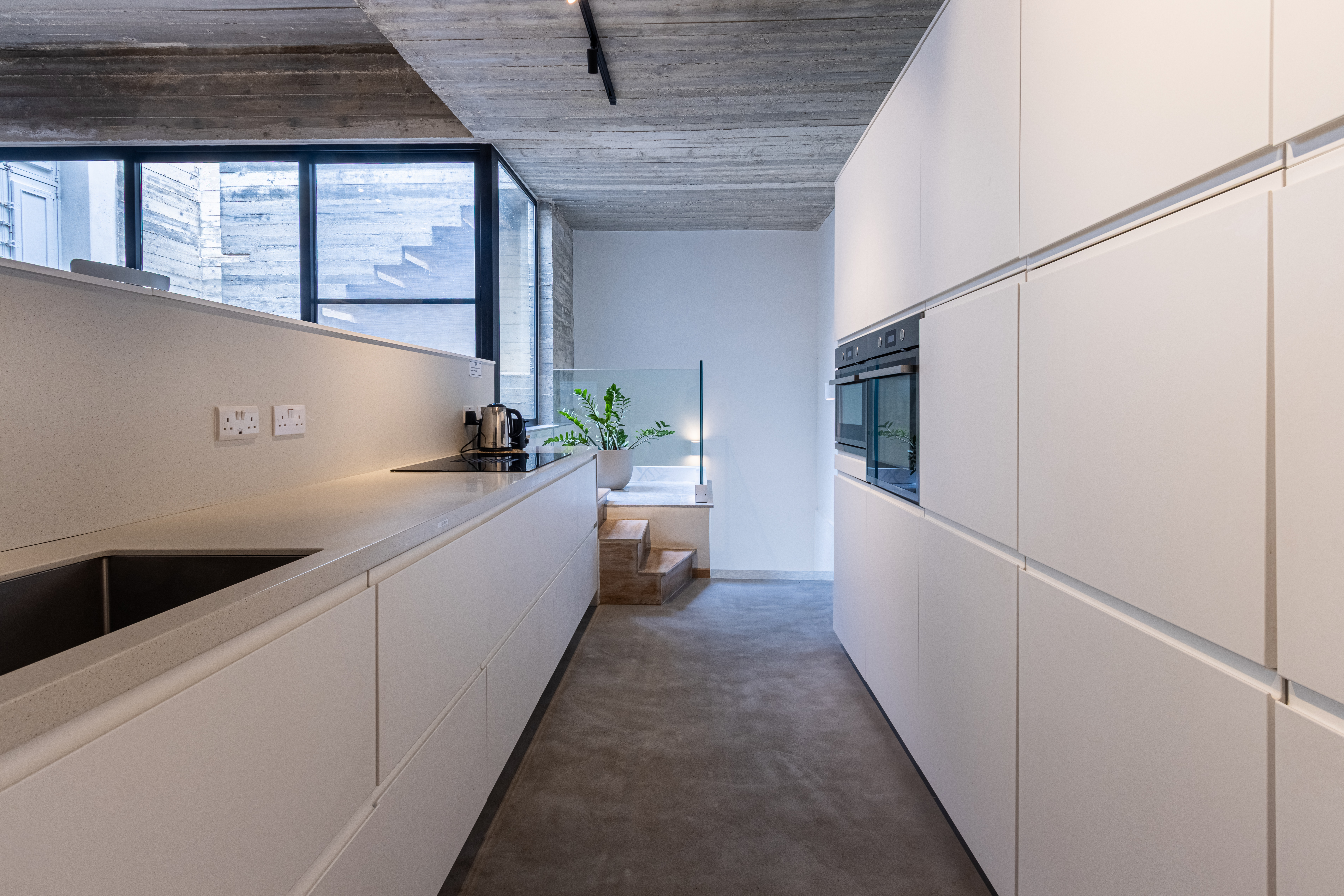  Modern Townhouse with Rooftop Pool - 物件實景