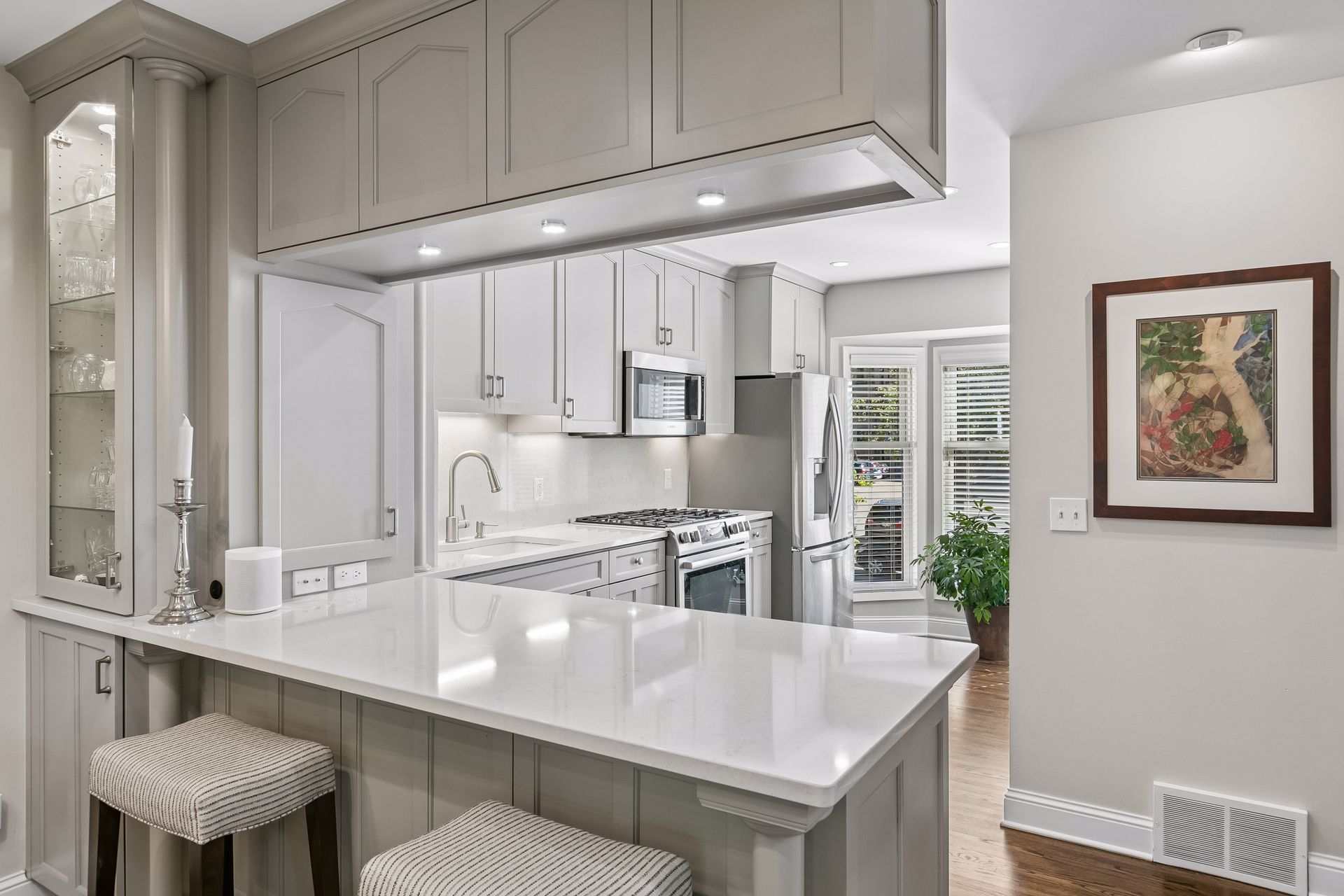  Updated Townhome with Beautiful Green Space Near Lake of the Isles - 物件實景