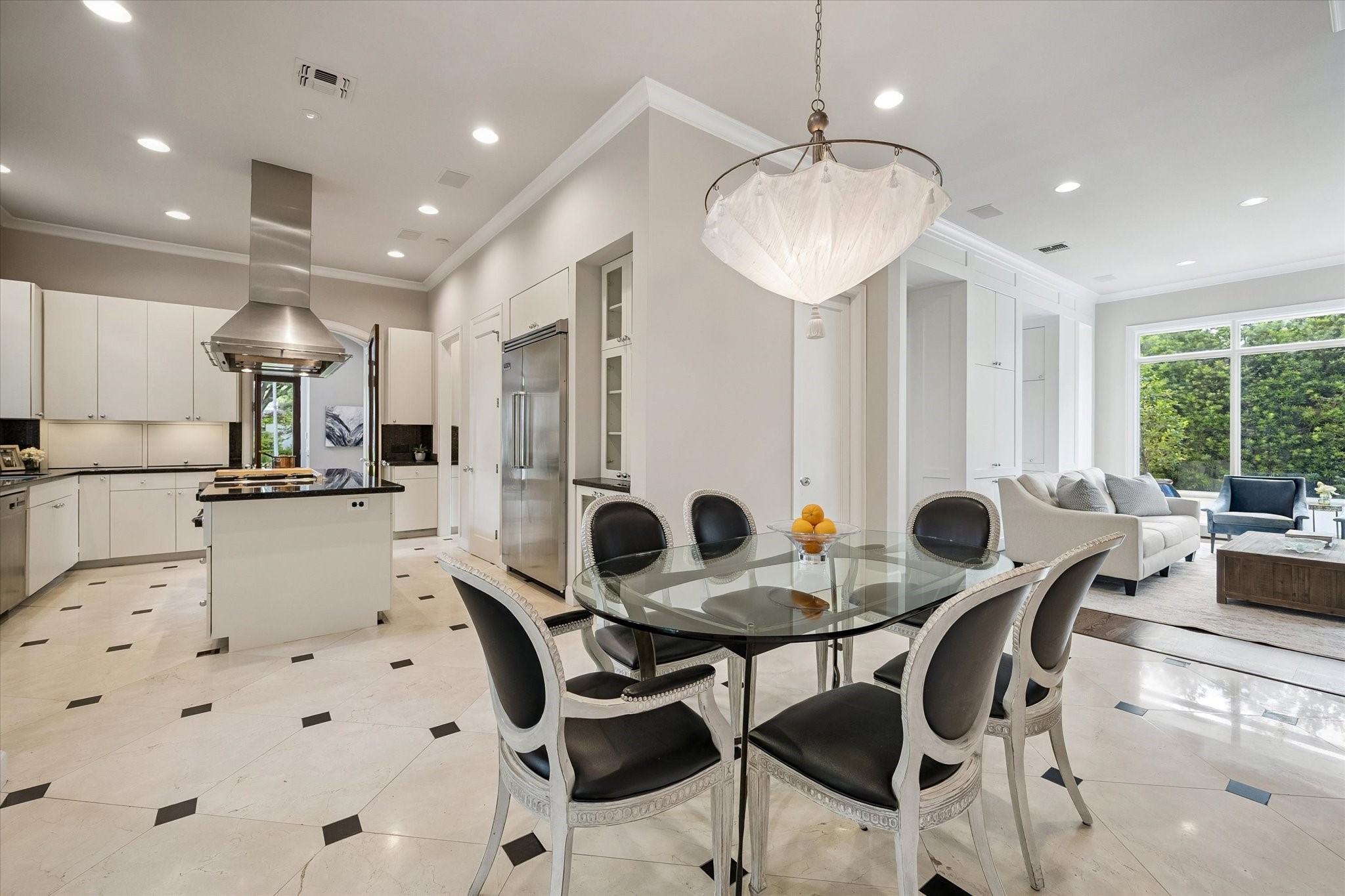  2102 Mcclendon Street - 物件實景