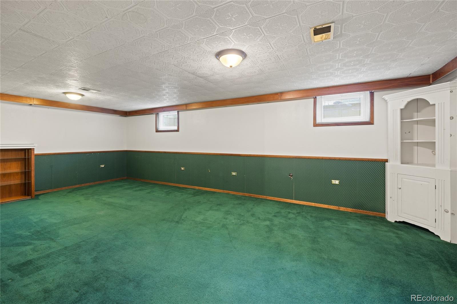 Arvada, Colorado, 80004, United States, 4 Bedrooms Bedrooms, ,2 BathroomsBathrooms,Residential,For Sale,1986117