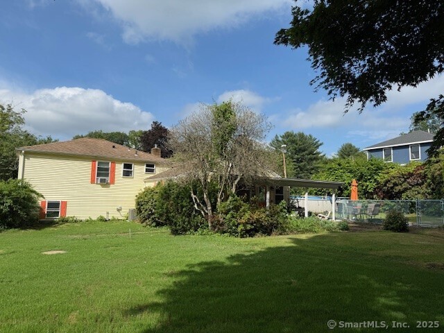 Orange, Connecticut, 06477, United States, 2 Bedrooms Bedrooms, ,2 BathroomsBathrooms,Residential,For Sale,1867599