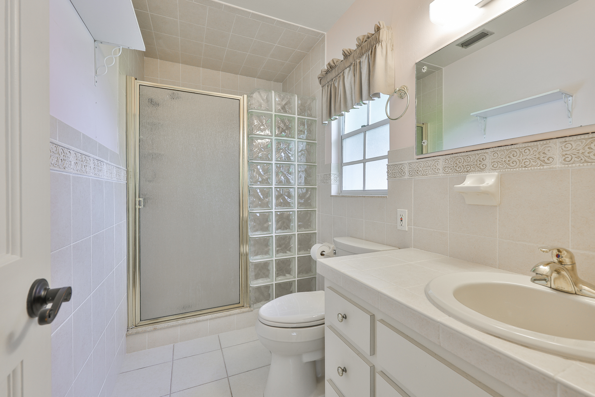 Dover, Florida, 33527, United States, 3 Bedrooms Bedrooms, ,2 BathroomsBathrooms,Residential,For Sale,1983531