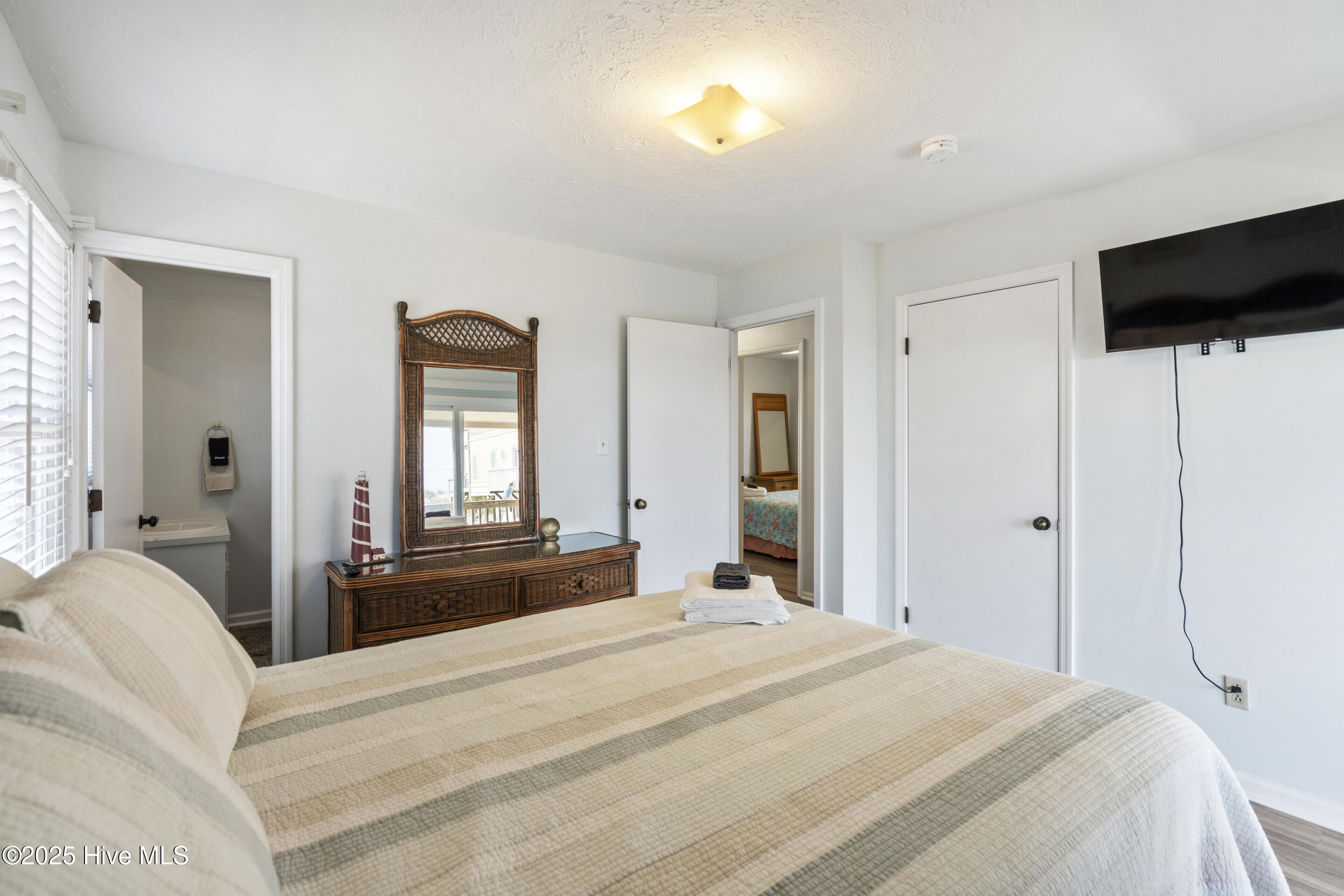 Surf City, North Carolina, 28445, United States, 3 Bedrooms Bedrooms, ,2 BathroomsBathrooms,Residential,For Sale,1794333
