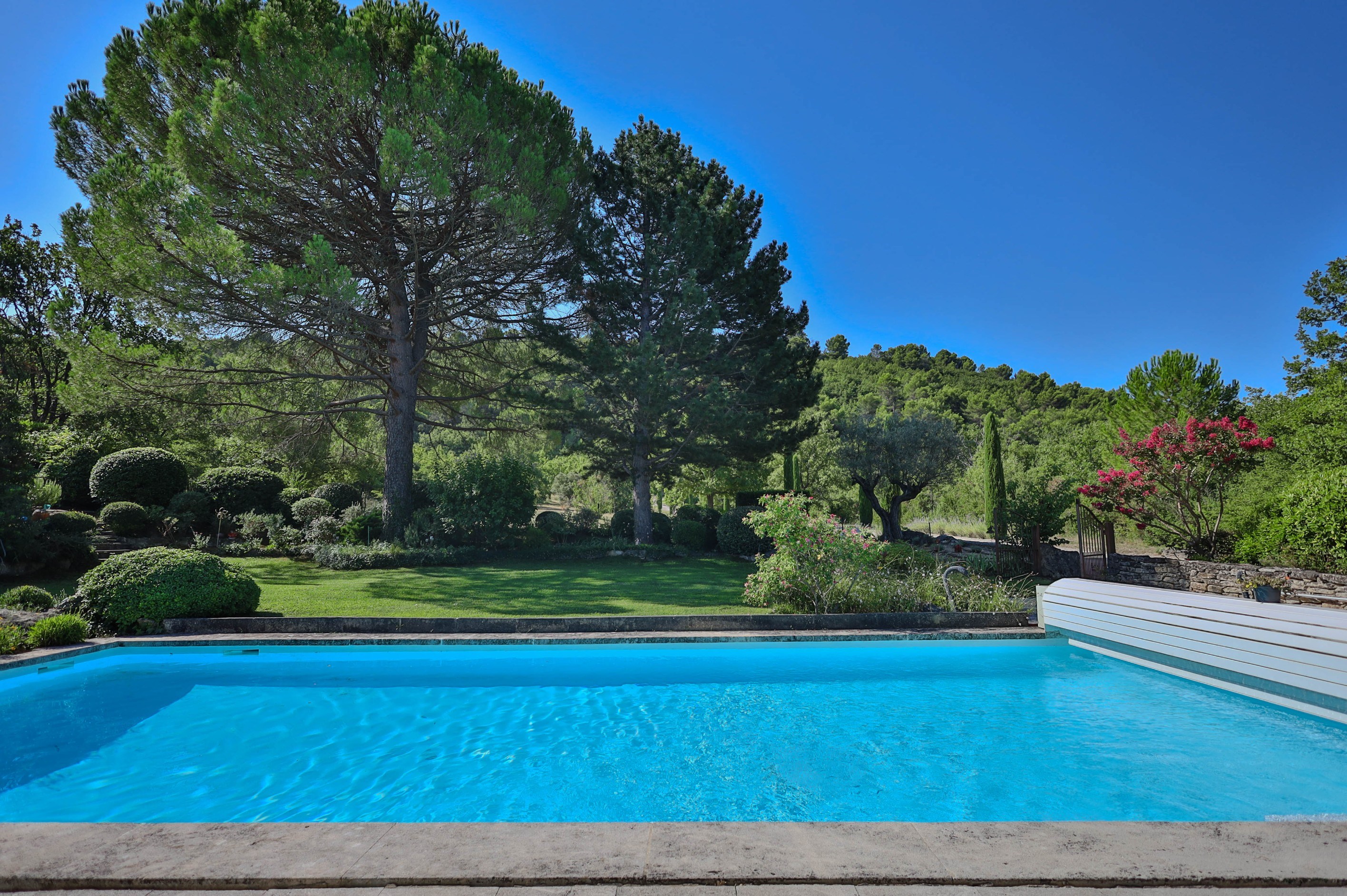  Elegant Provençal Property with Views over Gordes - 物件實景