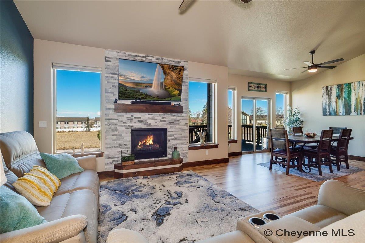 Cheyenne, Wyoming, 82009, United States, 5 Bedrooms Bedrooms, ,3 BathroomsBathrooms,Residential,For Sale,1989726