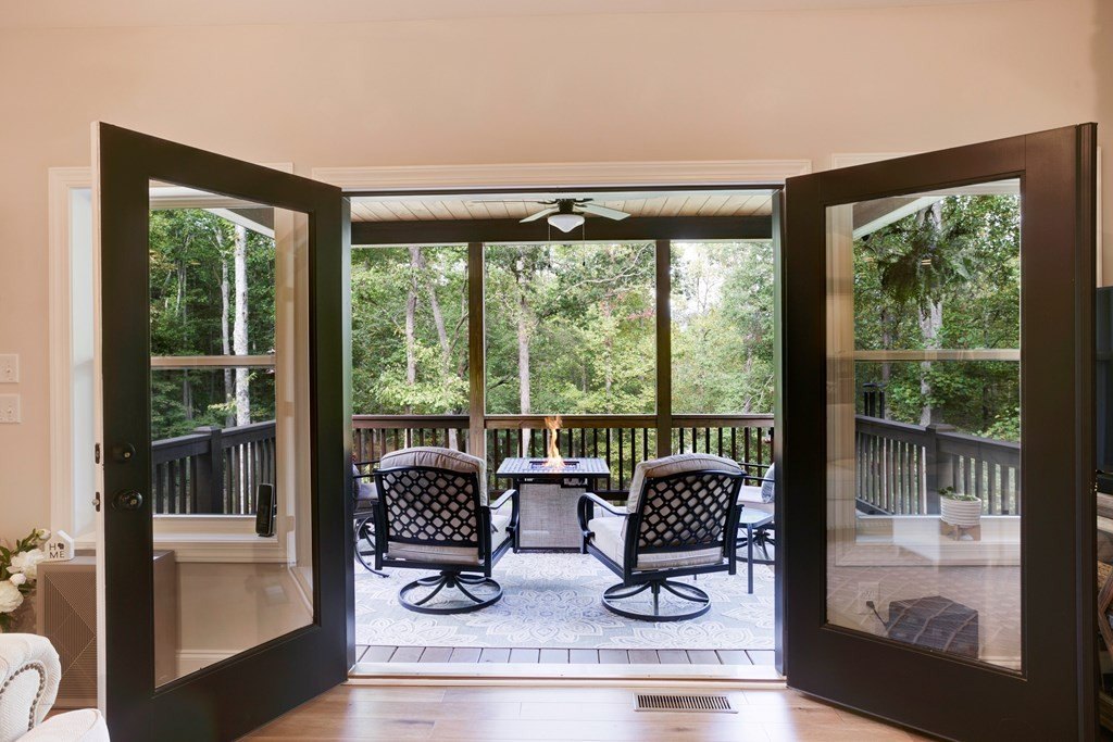 Hayesville, North Carolina, 28904, United States, 3 Bedrooms Bedrooms, ,3 BathroomsBathrooms,Residential,For Sale,1872419