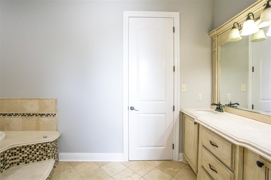 Sulphur, Louisiana, 70663, United States, 4 Bedrooms Bedrooms, ,4 BathroomsBathrooms,Residential,For Sale,1977800