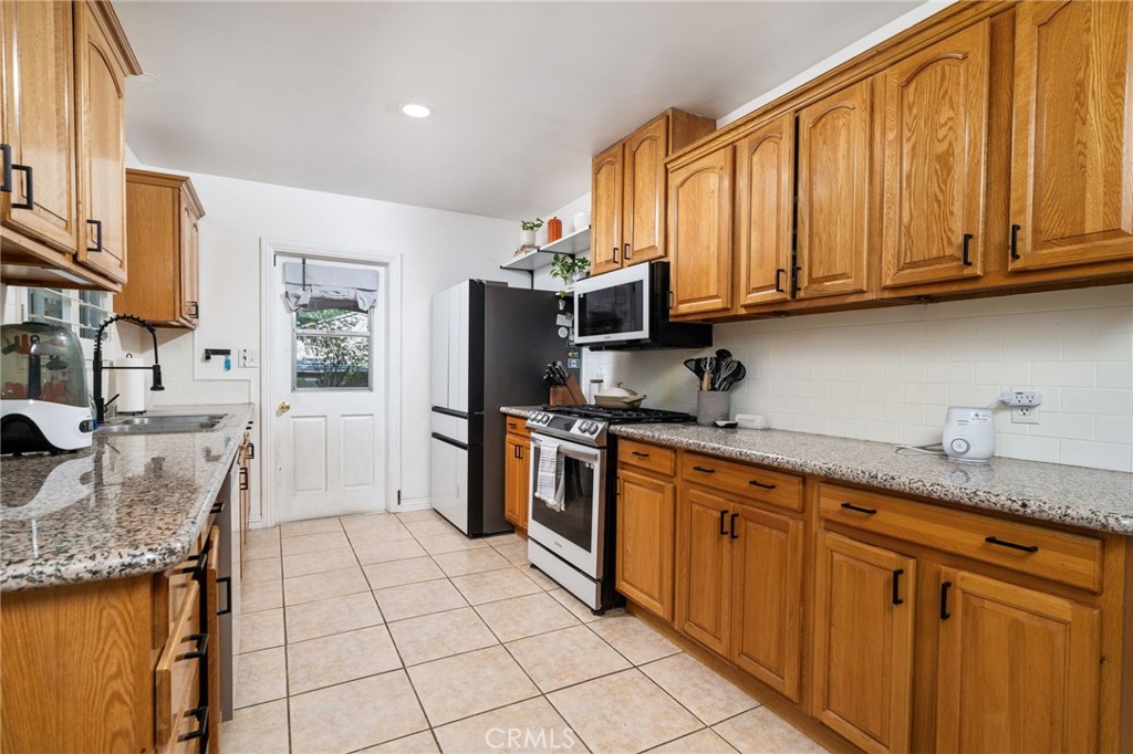 Riverside, California, 92506, United States, 4 Bedrooms Bedrooms, ,3 BathroomsBathrooms,Residential,For Sale,1907201