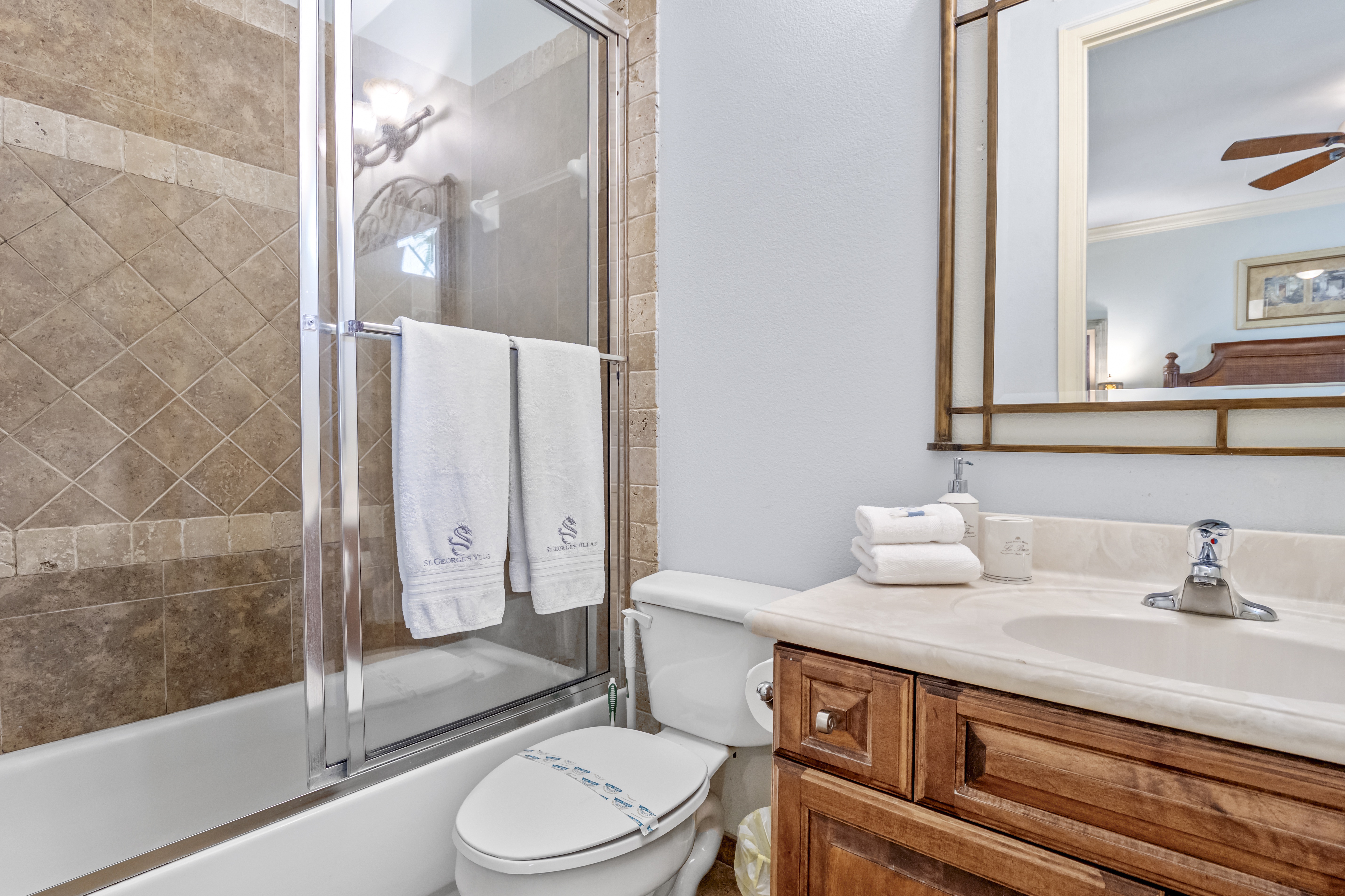 Kissimmee, Florida, 34747, United States, 8 Bedrooms Bedrooms, ,8 BathroomsBathrooms,Residential,For Sale,1994201