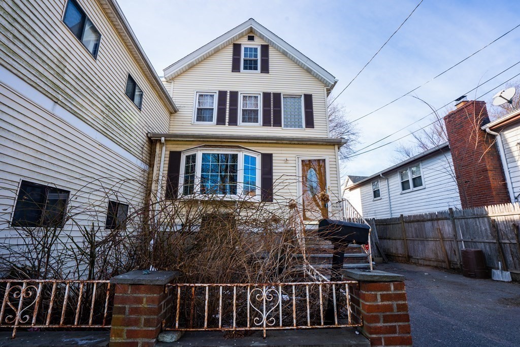 Revere, Massachusetts, 02151, United States, 5 Bedrooms Bedrooms, ,4 BathroomsBathrooms,Residential,For Sale,1931535