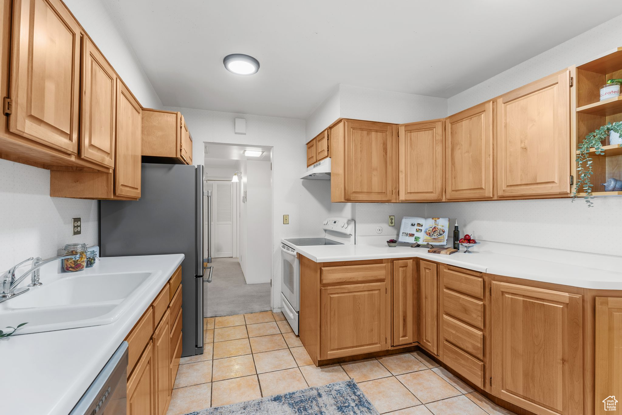 Salt Lake City, Utah, 84108, United States, 2 Bedrooms Bedrooms, ,1 BathroomBathrooms,Residential,For Sale,1882344