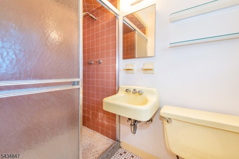 Woodland Park, New Jersey, 07424, United States, 3 Bedrooms Bedrooms, ,3 BathroomsBathrooms,Residential,For Sale,2048674