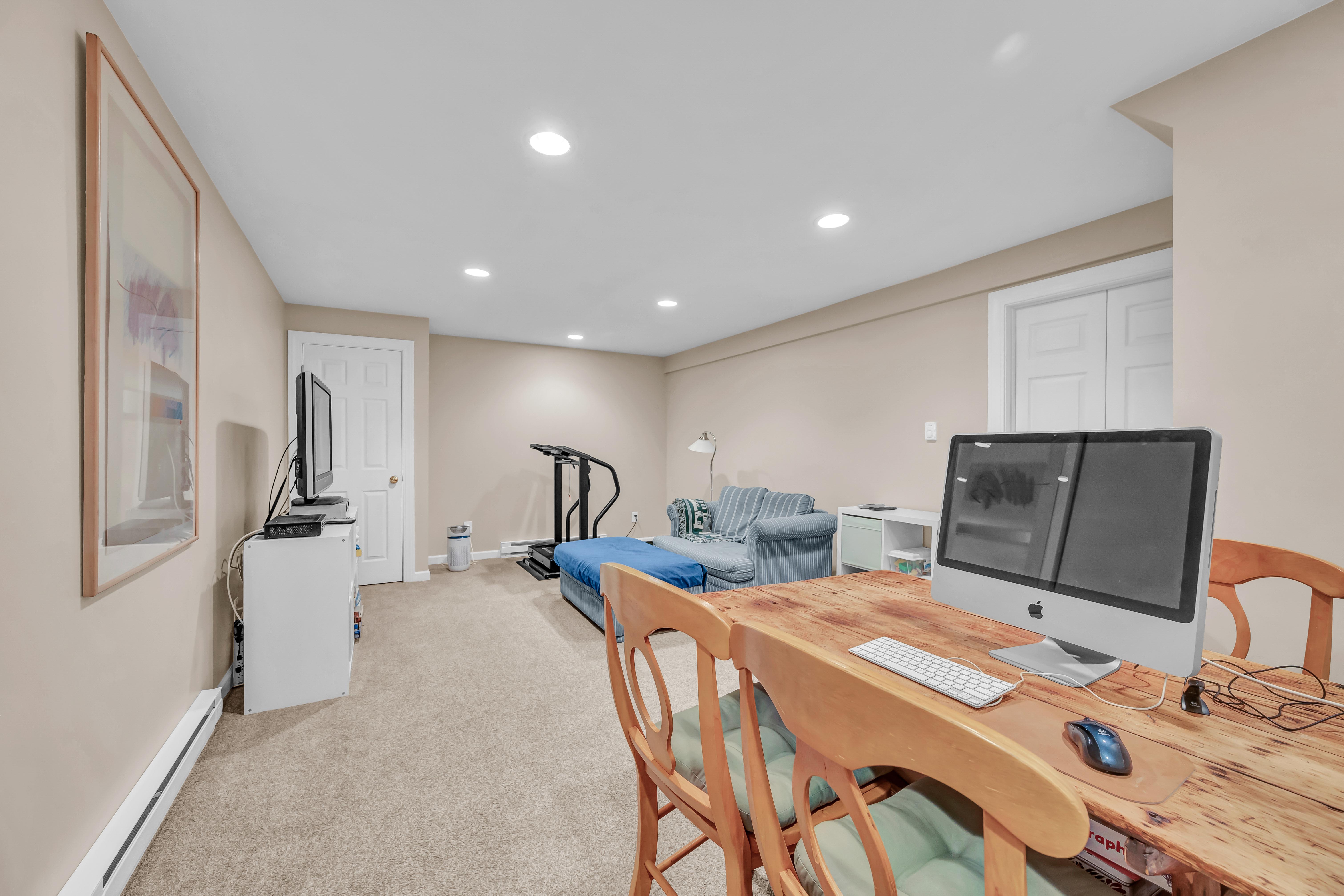  Beautiful Maintained Colonial - 物件實景