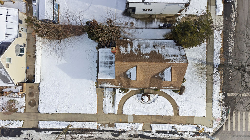 Howard Beach, New York, 11414, United States, 4 Bedrooms Bedrooms, ,1 BathroomBathrooms,Residential,For Sale,2005668