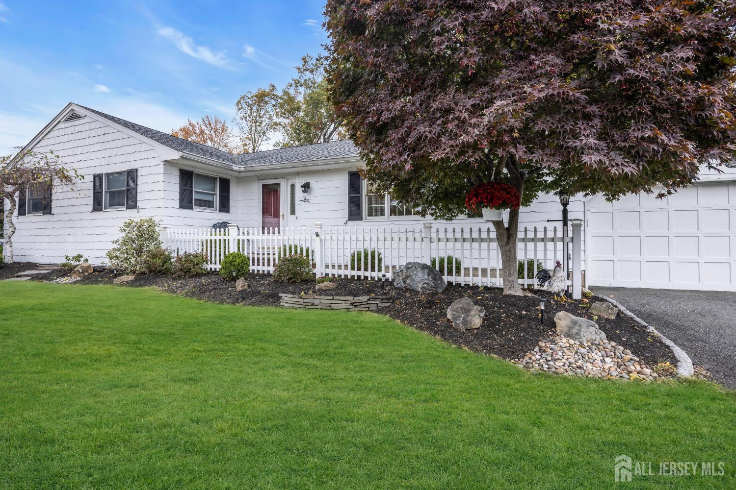 Edison, New Jersey, 08820, United States, 3 Bedrooms Bedrooms, ,2 BathroomsBathrooms,Residential,For Sale,1989177