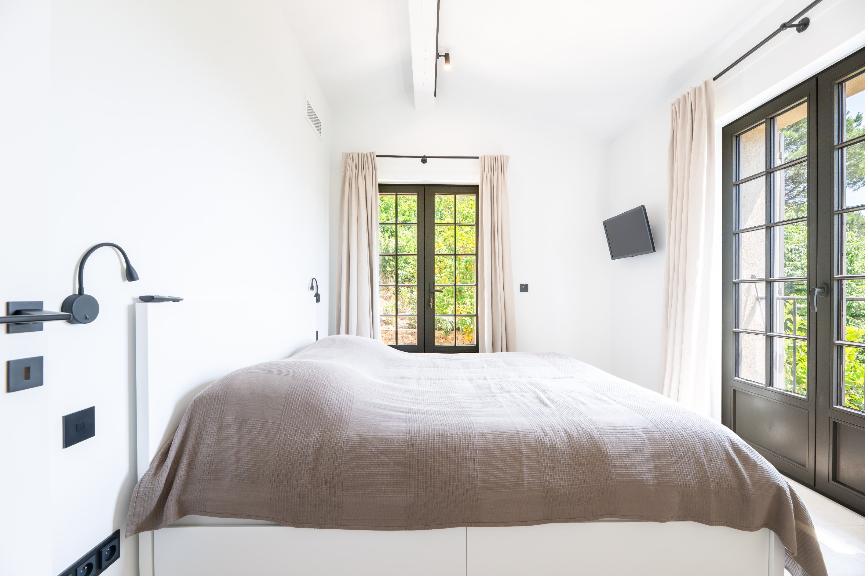  Contemporary bastide with open views and glimpse of the sea walking distance to… - 物件實景