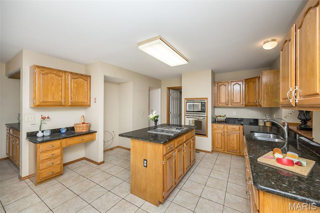 Chesterfield, Missouri, 63005, United States, 4 Bedrooms Bedrooms, ,3 BathroomsBathrooms,Residential,For Sale,1989616